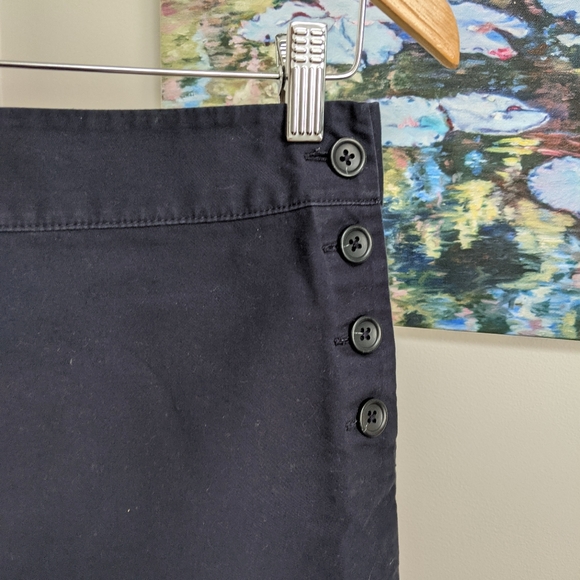 Banana Republic Dark Skirt with Button details - Picture 5 of 6